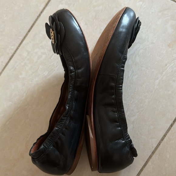 Tory Burch leather ballet flats / flower / gold - Picture 5 of 5